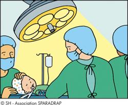 Une lampe au-dessus d'un enfant au bloc opératoire